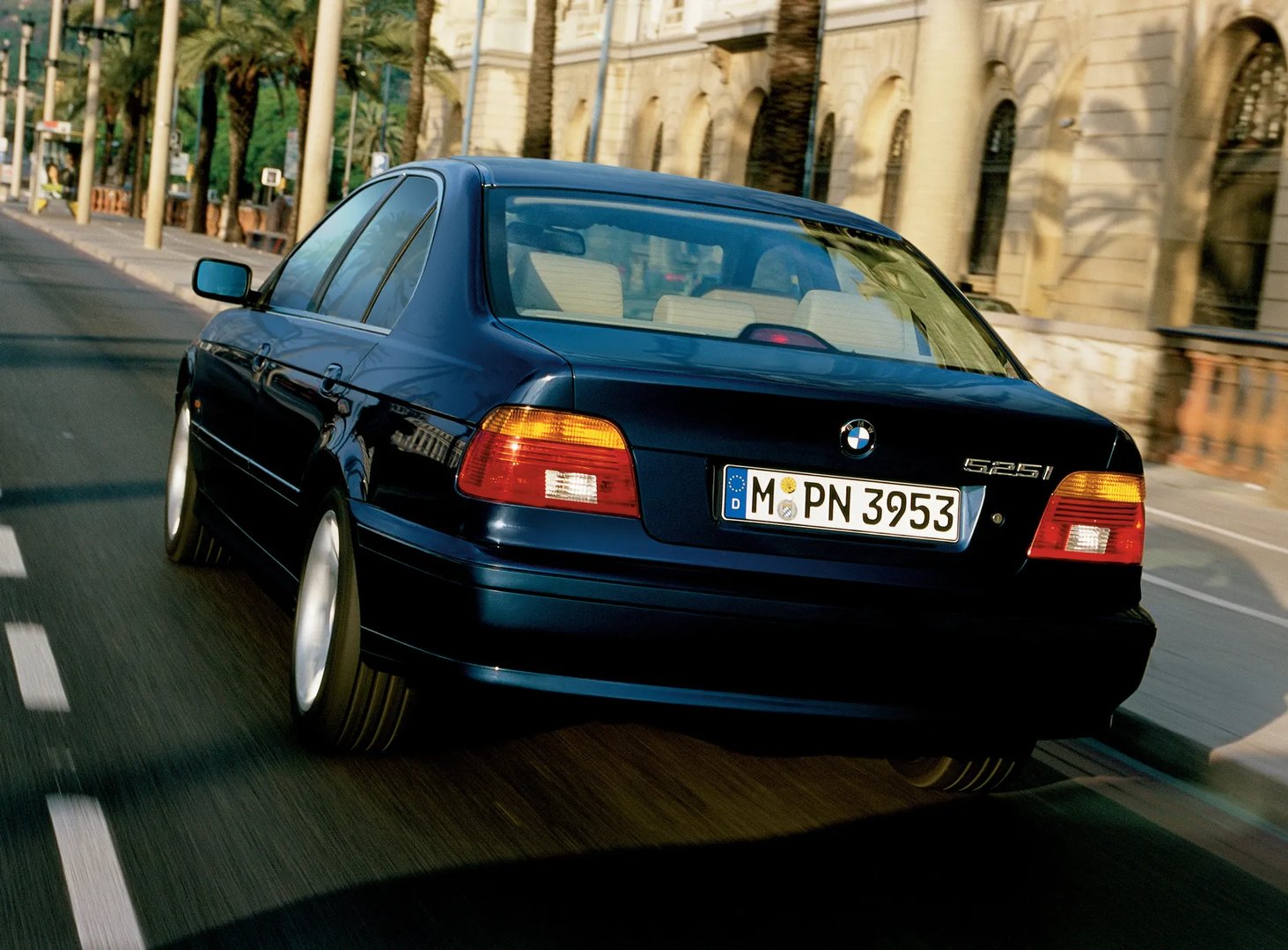 BMW_5_series_4_generation_restyling__Sedan__5.jpg