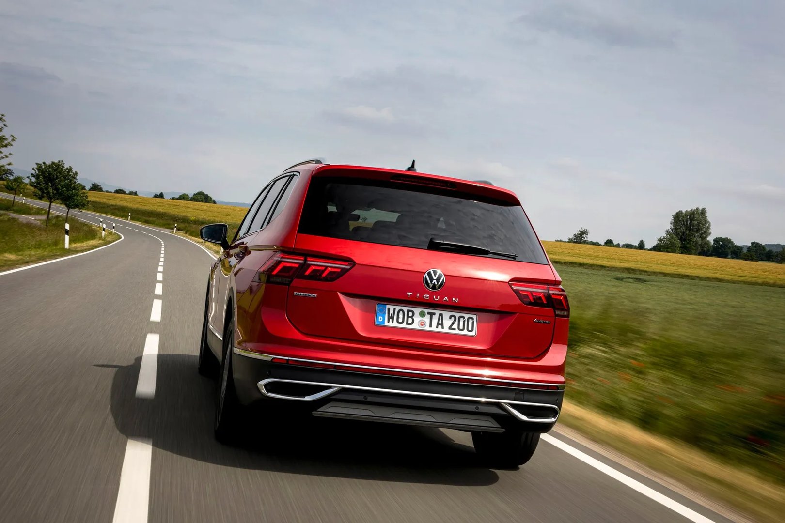 Volkswagen_Tiguan_Allspace_2_generation_restyling__SUV_5-doors__2.jpg
