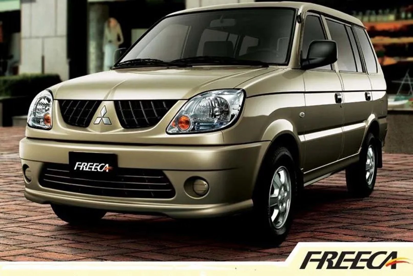 Mitsubishi_Freeca_1_generation__Minivan__1.jpg