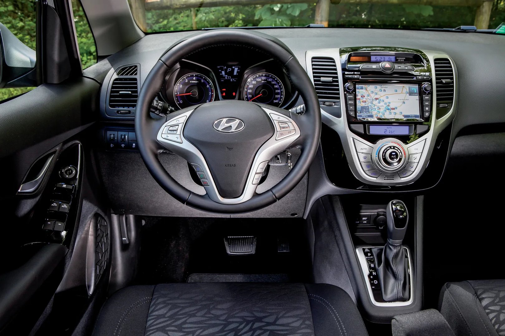 Hyundai_ix20_1_generation_restyling__Hatchback_5-door__10.jpg