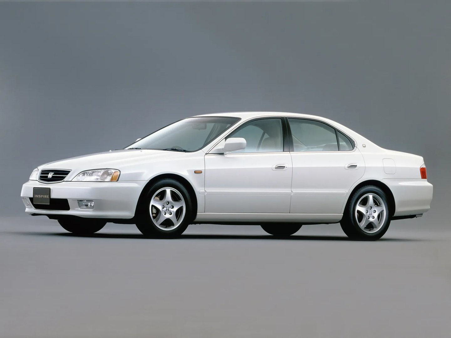 Honda_Inspire_3_generation__Sedan__4.jpg