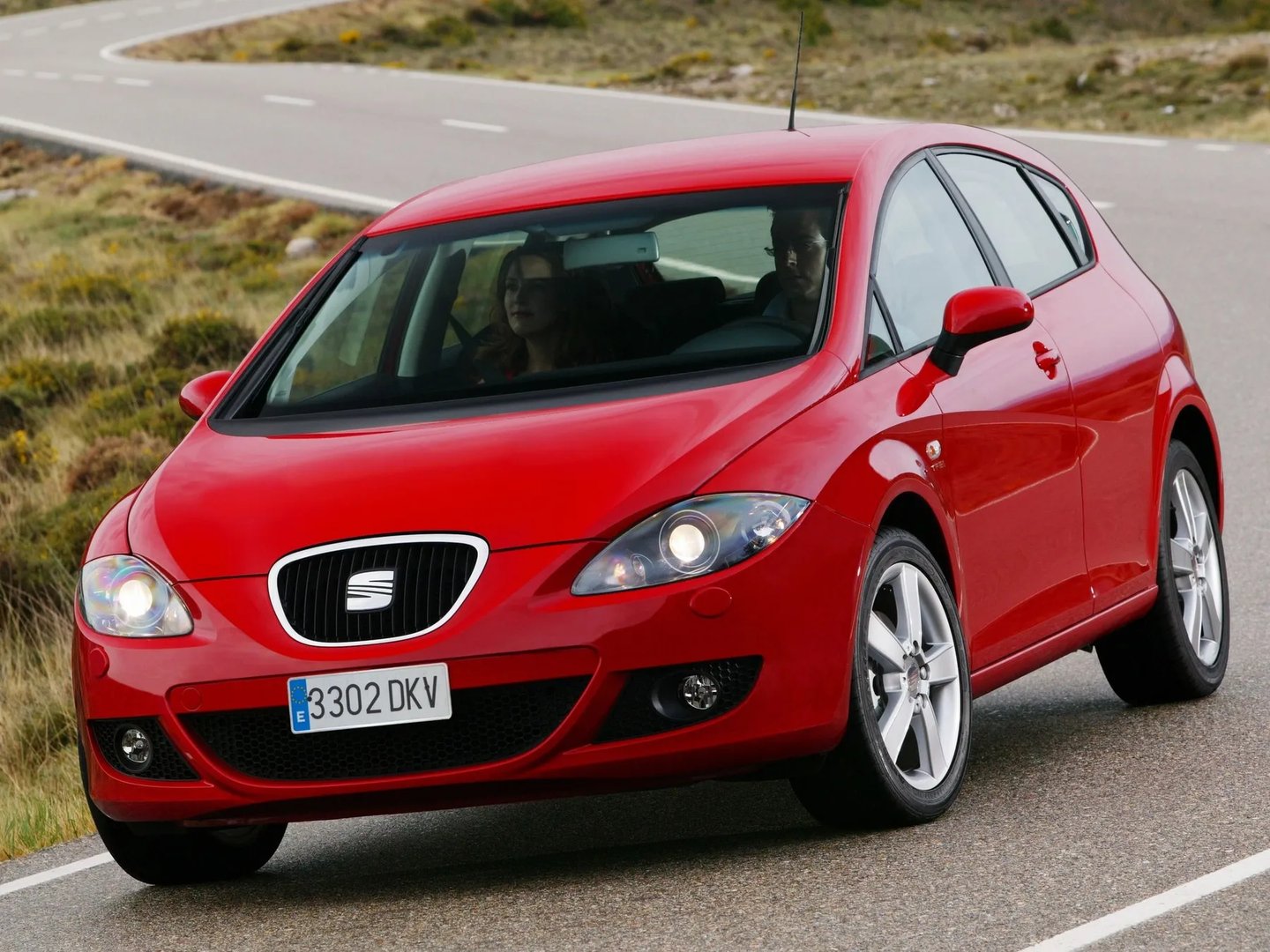 SEAT_Leon_2_generation__Hatchback_5-door__10.jpg