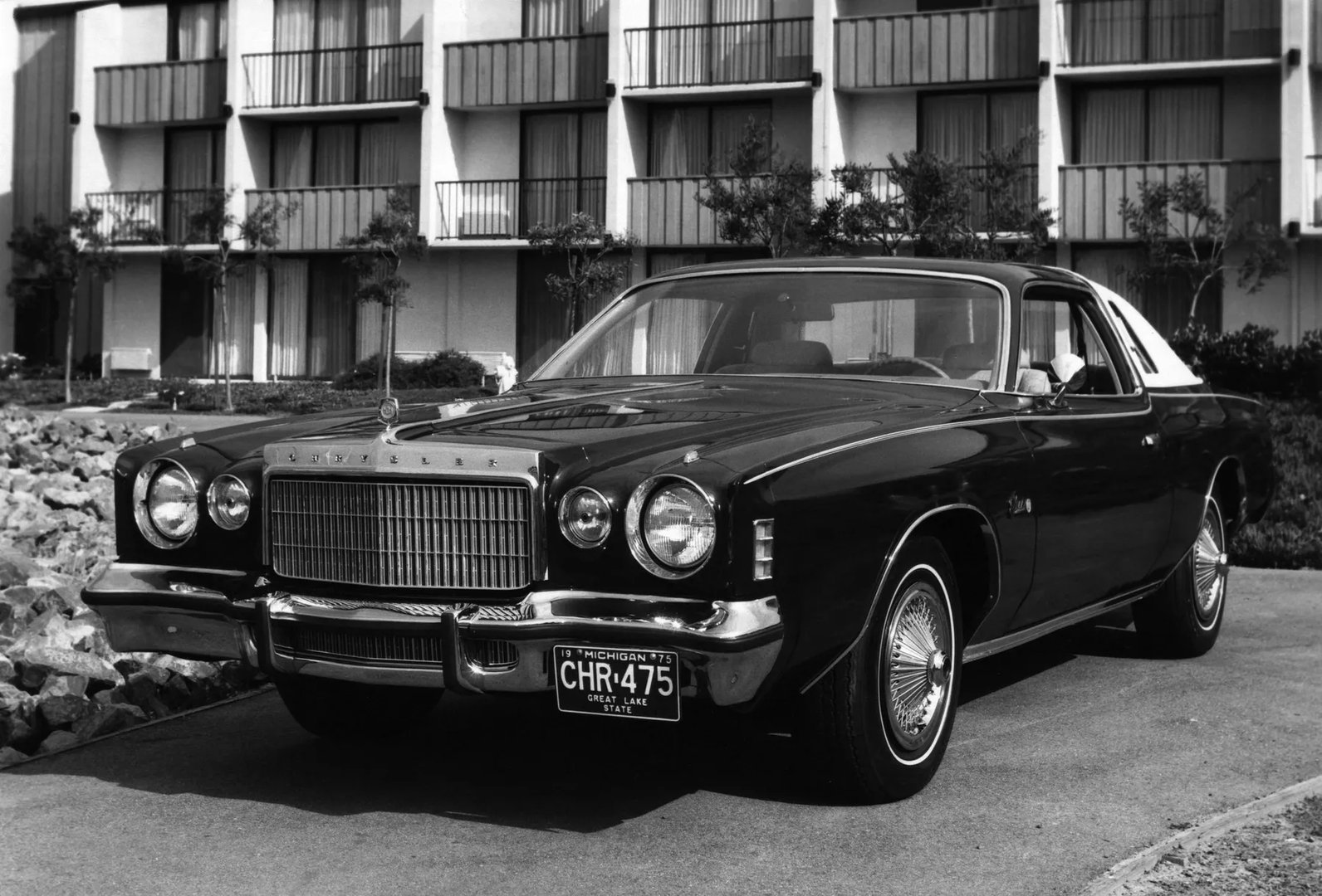 Chrysler Cordoba 1 generation