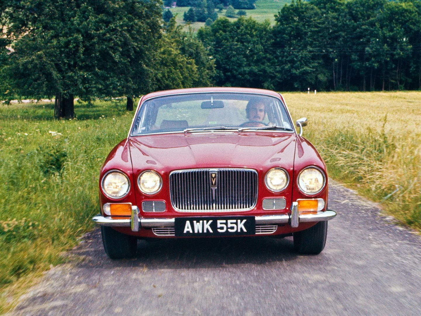 Jaguar_XJ_1_generation__Sedan__3.jpg