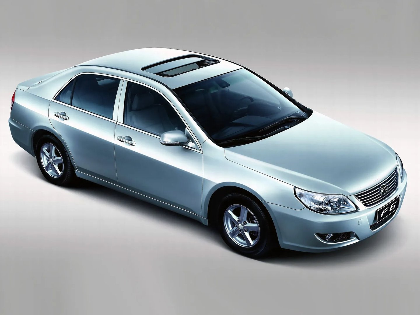 BYD_F6_1_generation__Sedan__1.jpg