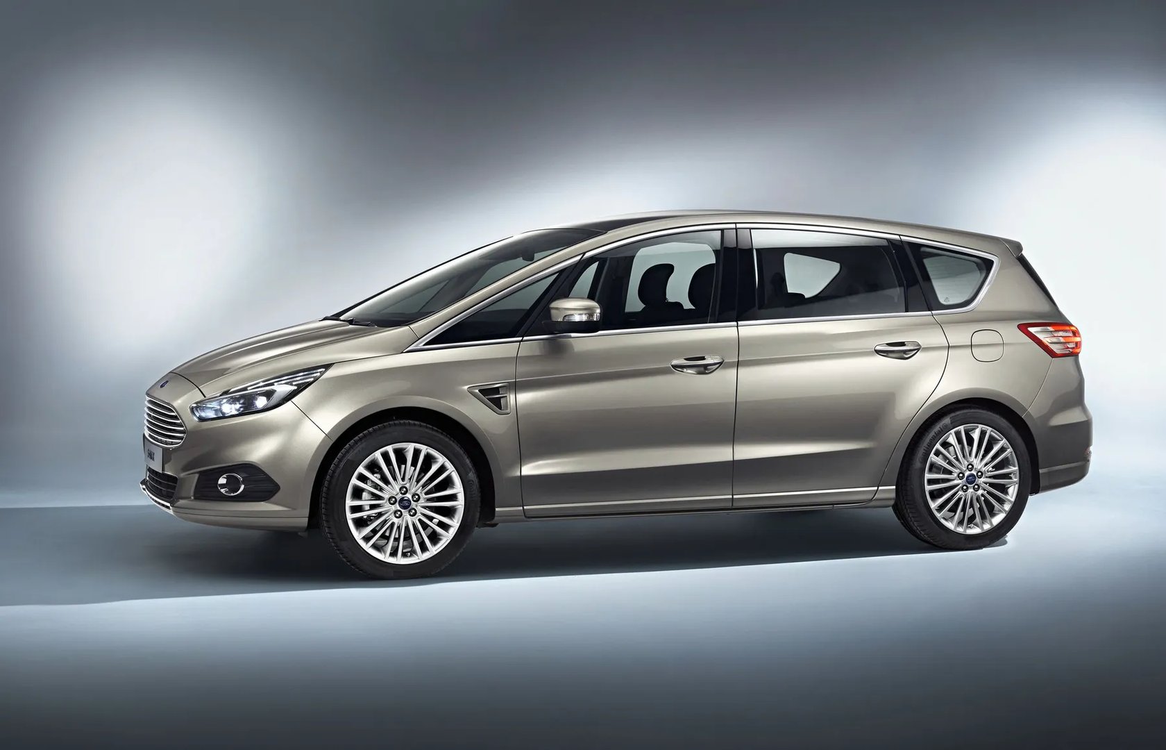 Ford_S-MAX_2_generation__Minivan__5.jpg