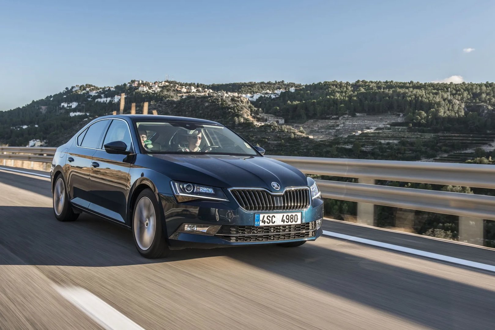 Skoda_Superb_3_generation__Liftback__13.jpg