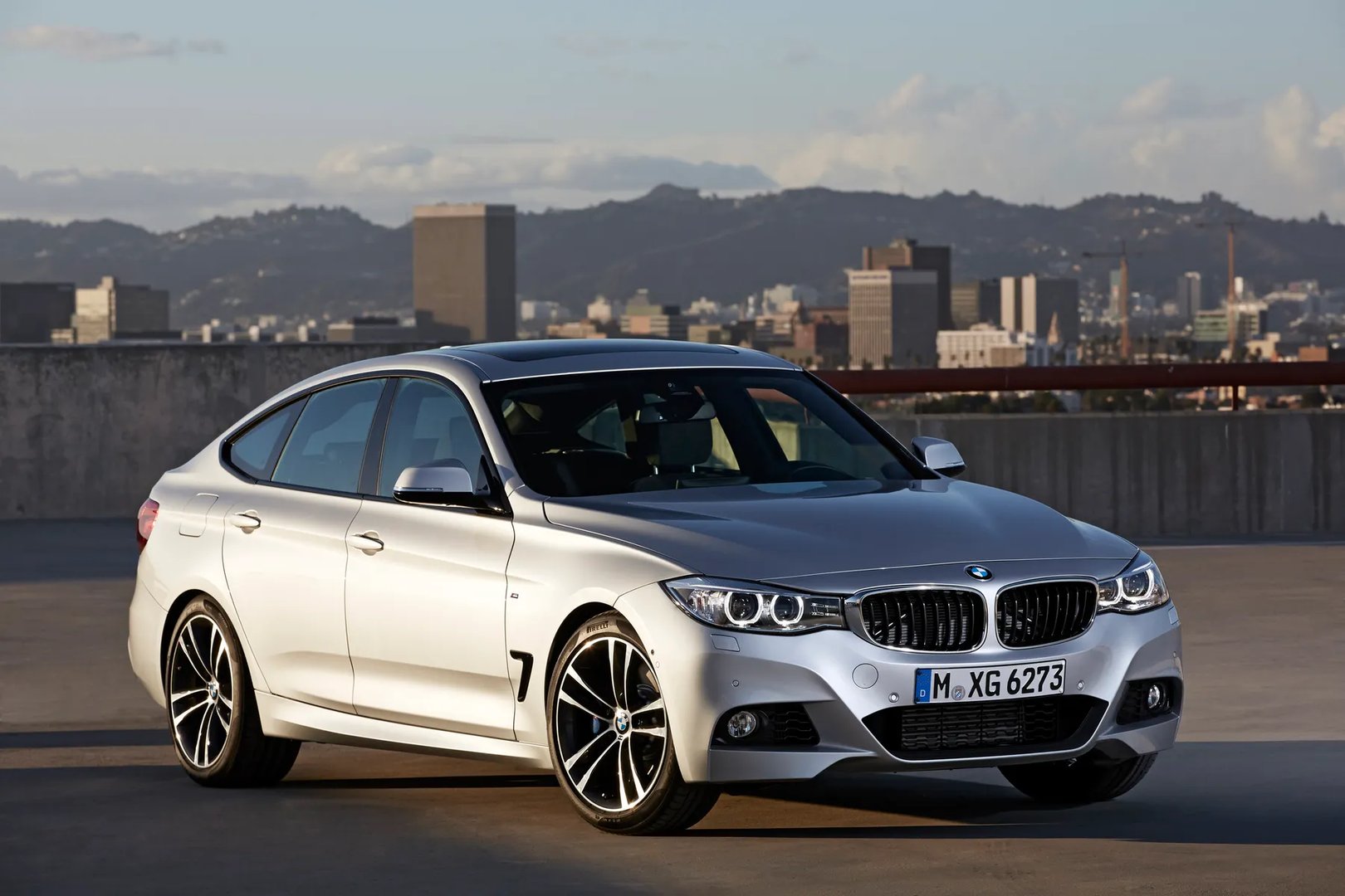 F31  Liftback