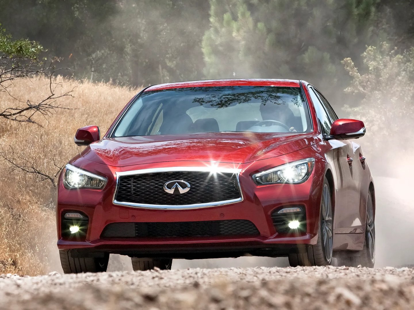Infiniti_Q50_1_generation__Sedan__4.jpg