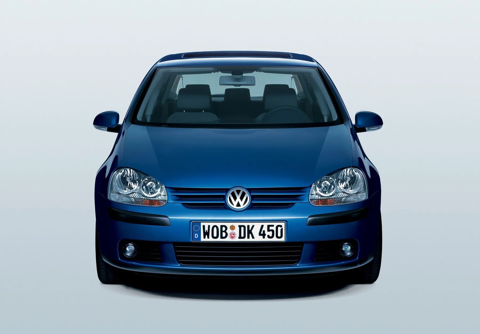 Volkswagen_Golf_5_generation__Hatchback_5-door__4.jpg