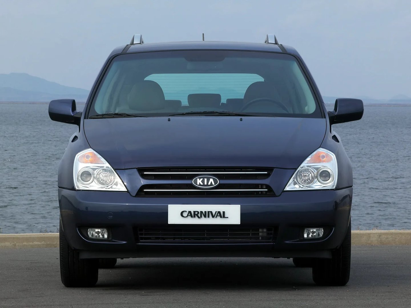 Kia_Carnival_2_generation__Minivan__11.jpg