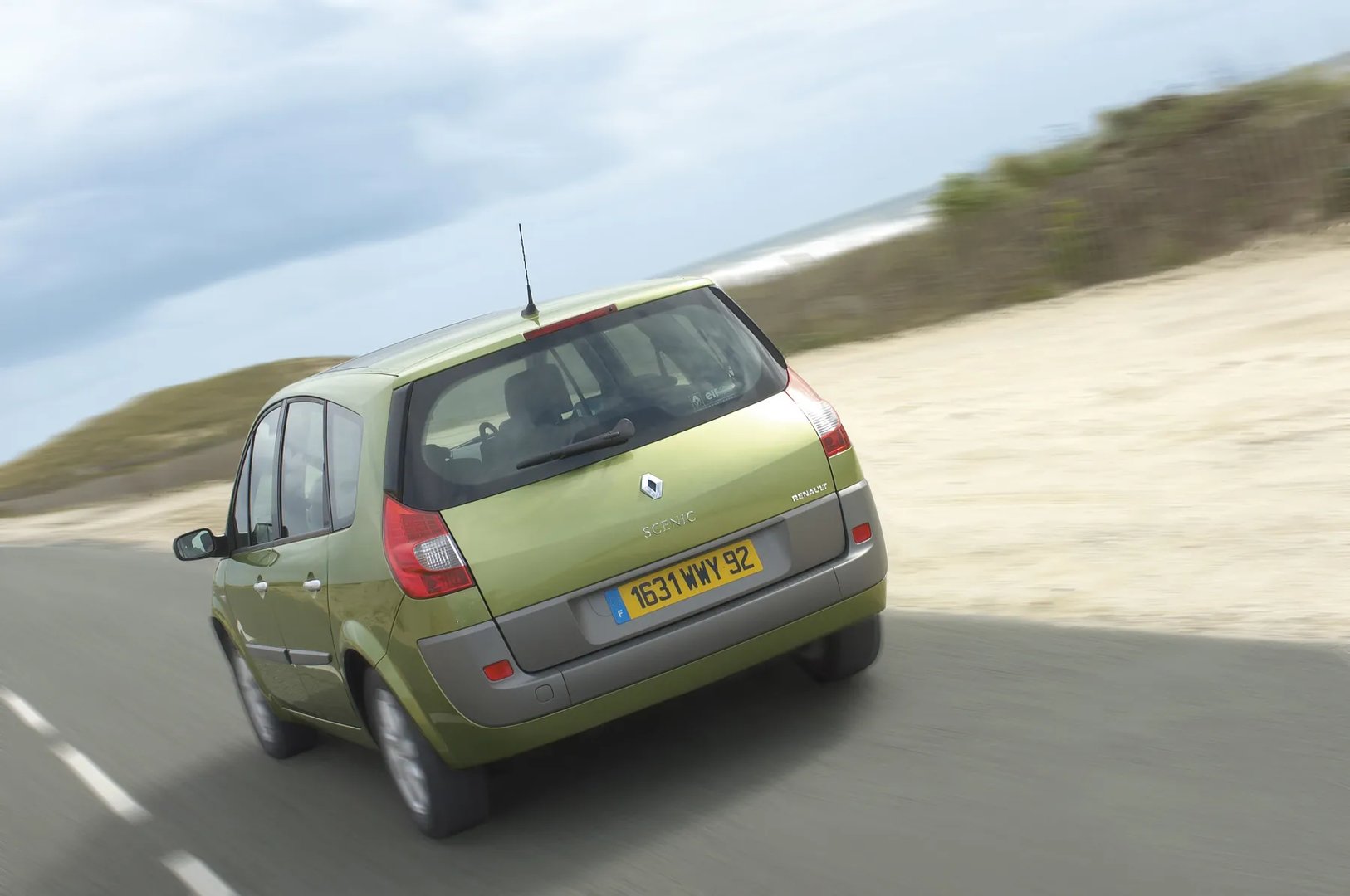 Renault_Grand_Scenic_2_generation_restyling__Compact_Van__2.jpg