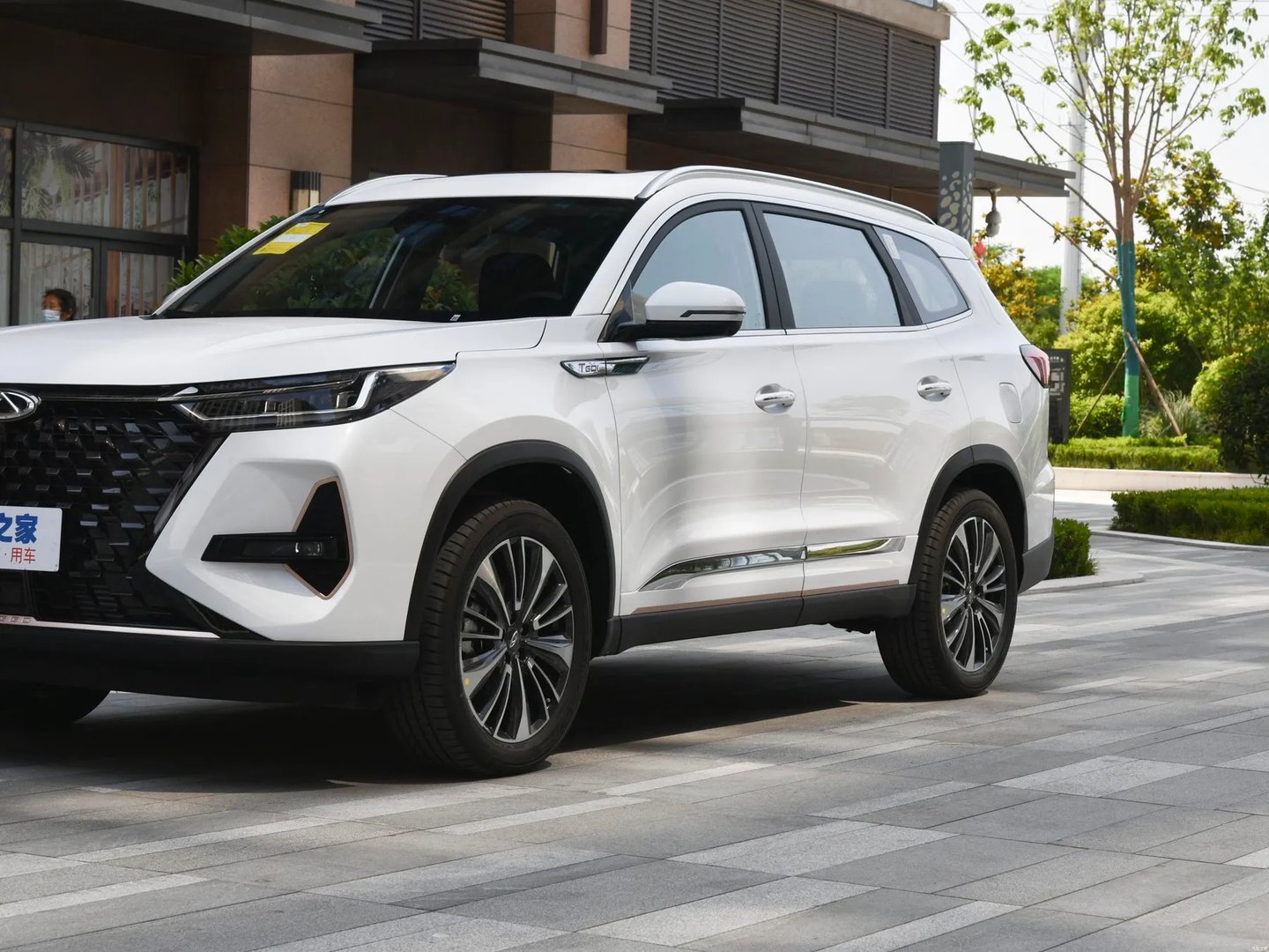 Chery_Tiggo_8_Pro_1_generation__SUV_5-doors__7.jpg