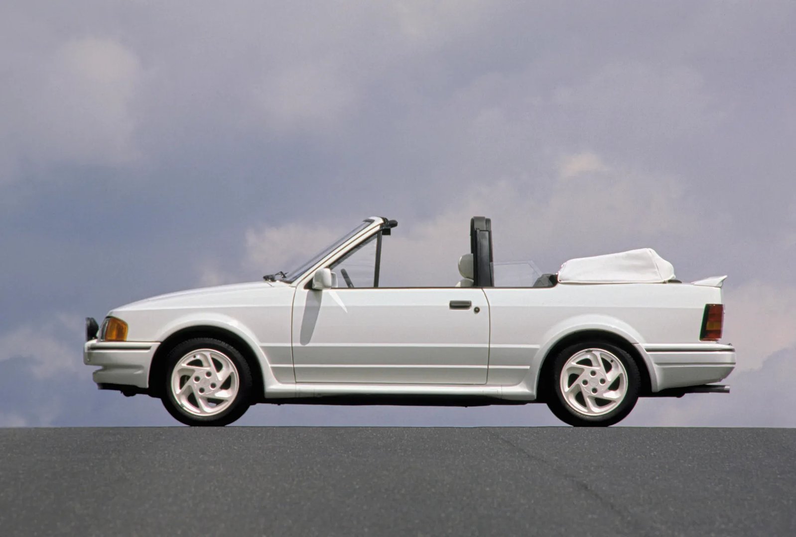 Ford_Escort_4_generation__Cabrio__4.jpg