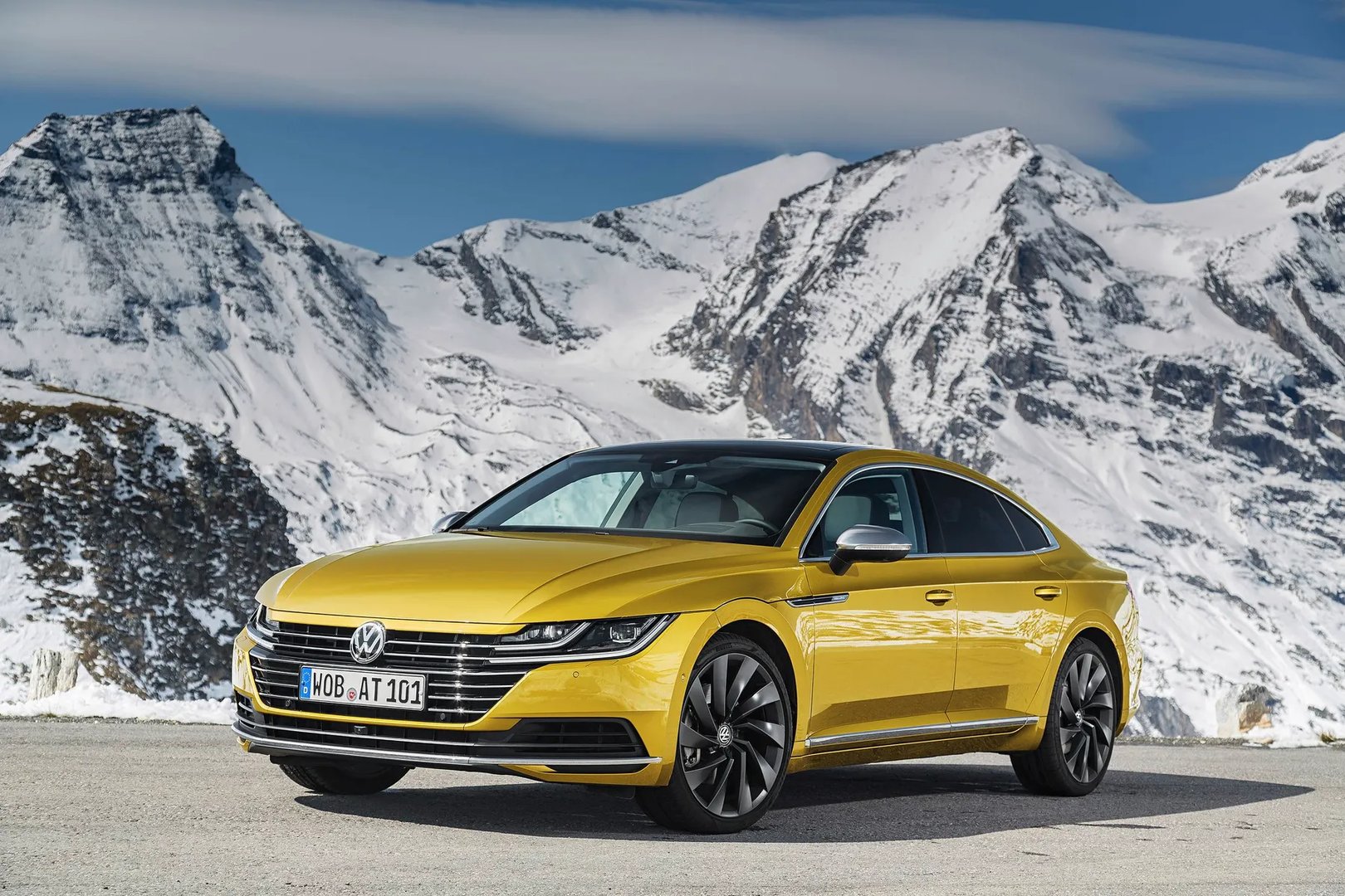 Volkswagen_Arteon_1_generation__Liftback__7.jpg