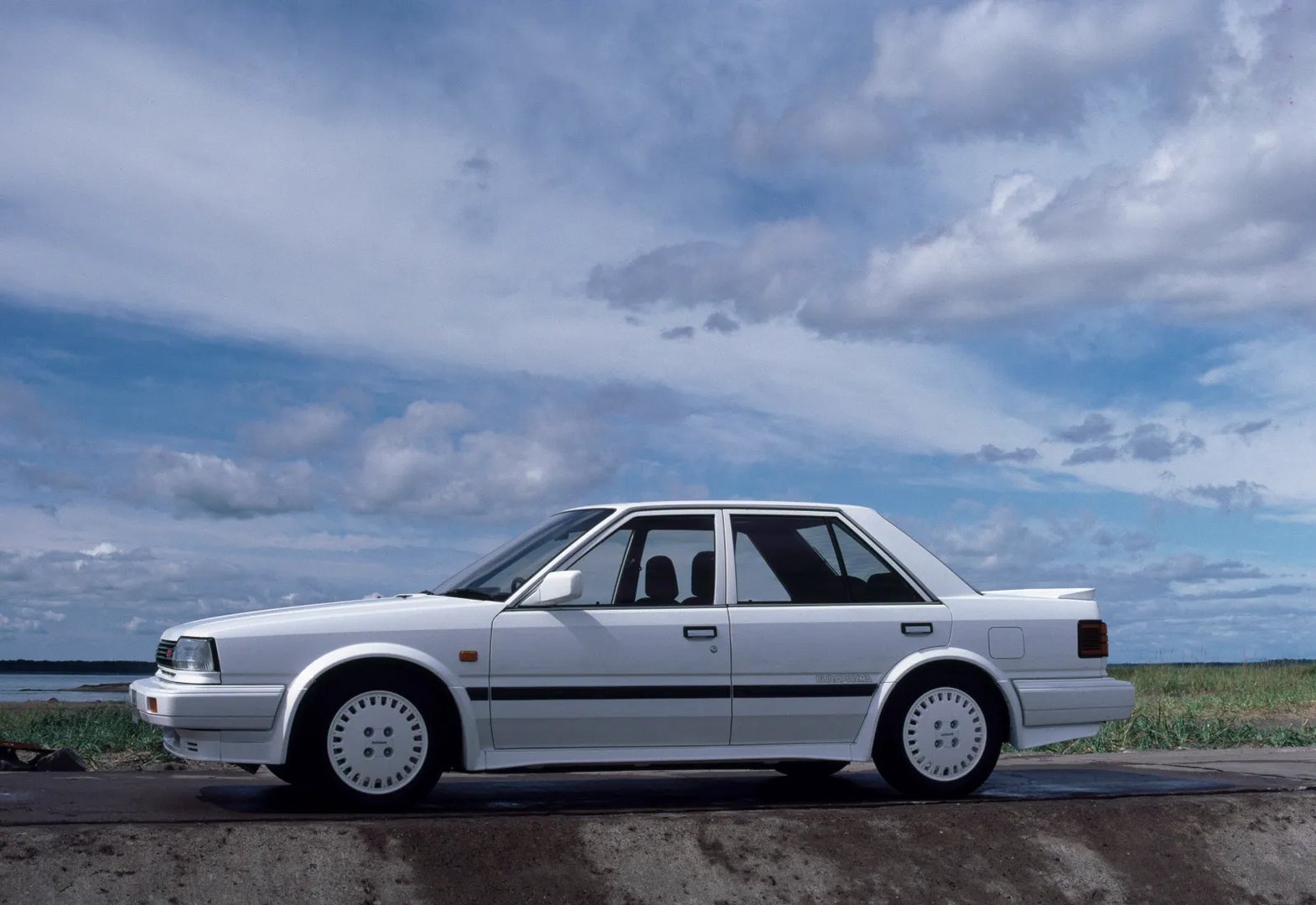 Nissan_Auster_3_generation__Sedan__5.jpg