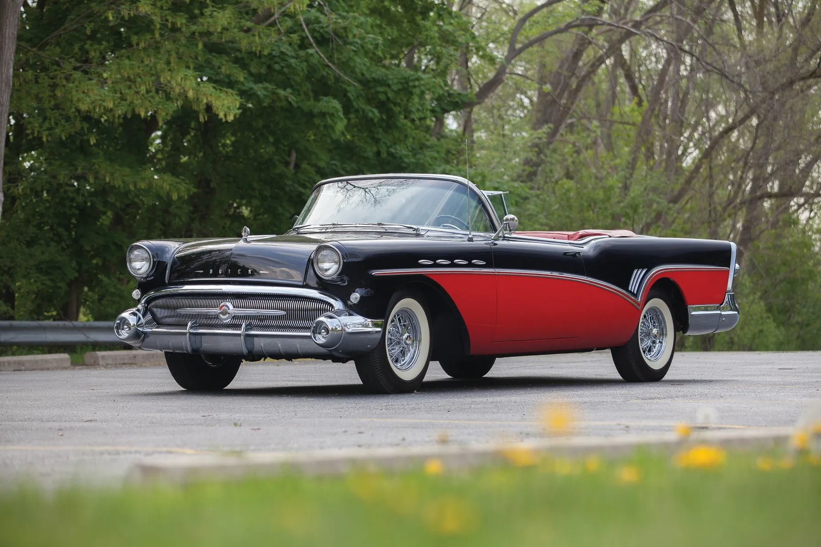 Buick_Roadmaster_7_generation__Cabrio__6.jpg