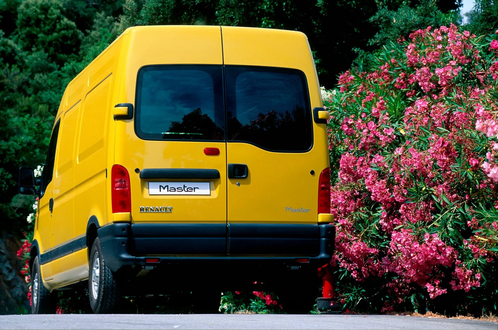 Renault_Master_2_generation__Van__1.jpg