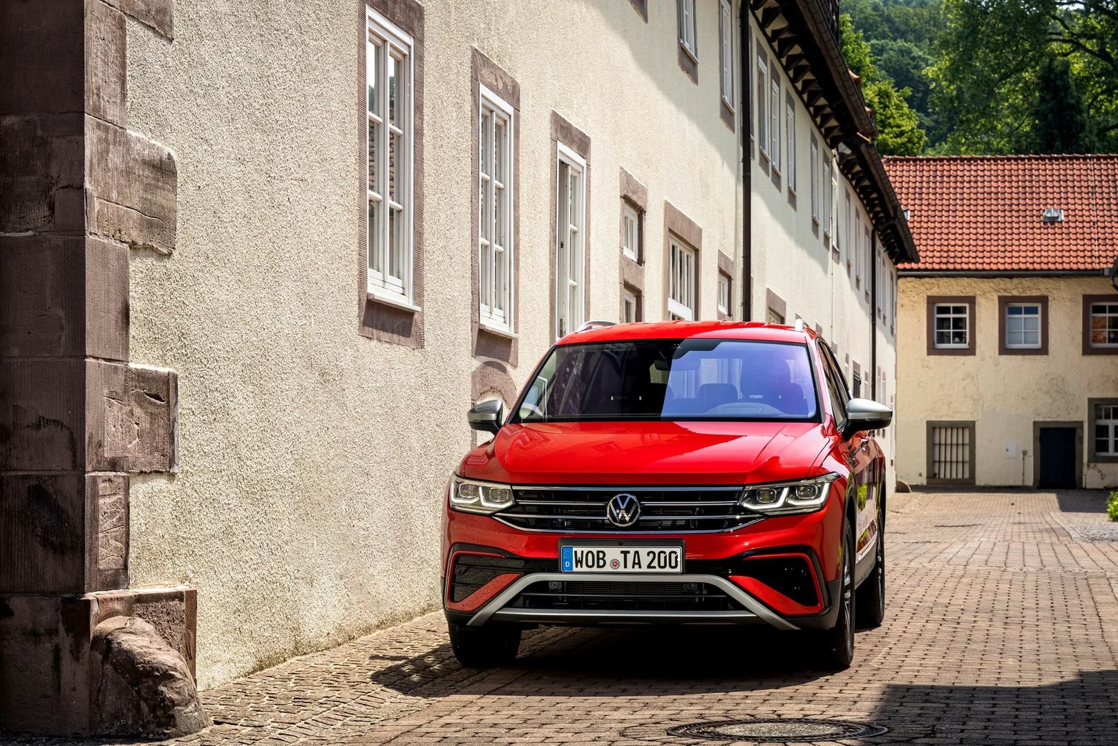 Volkswagen_Tiguan_Allspace_2_generation_restyling__SUV_5-doors__3.jpg