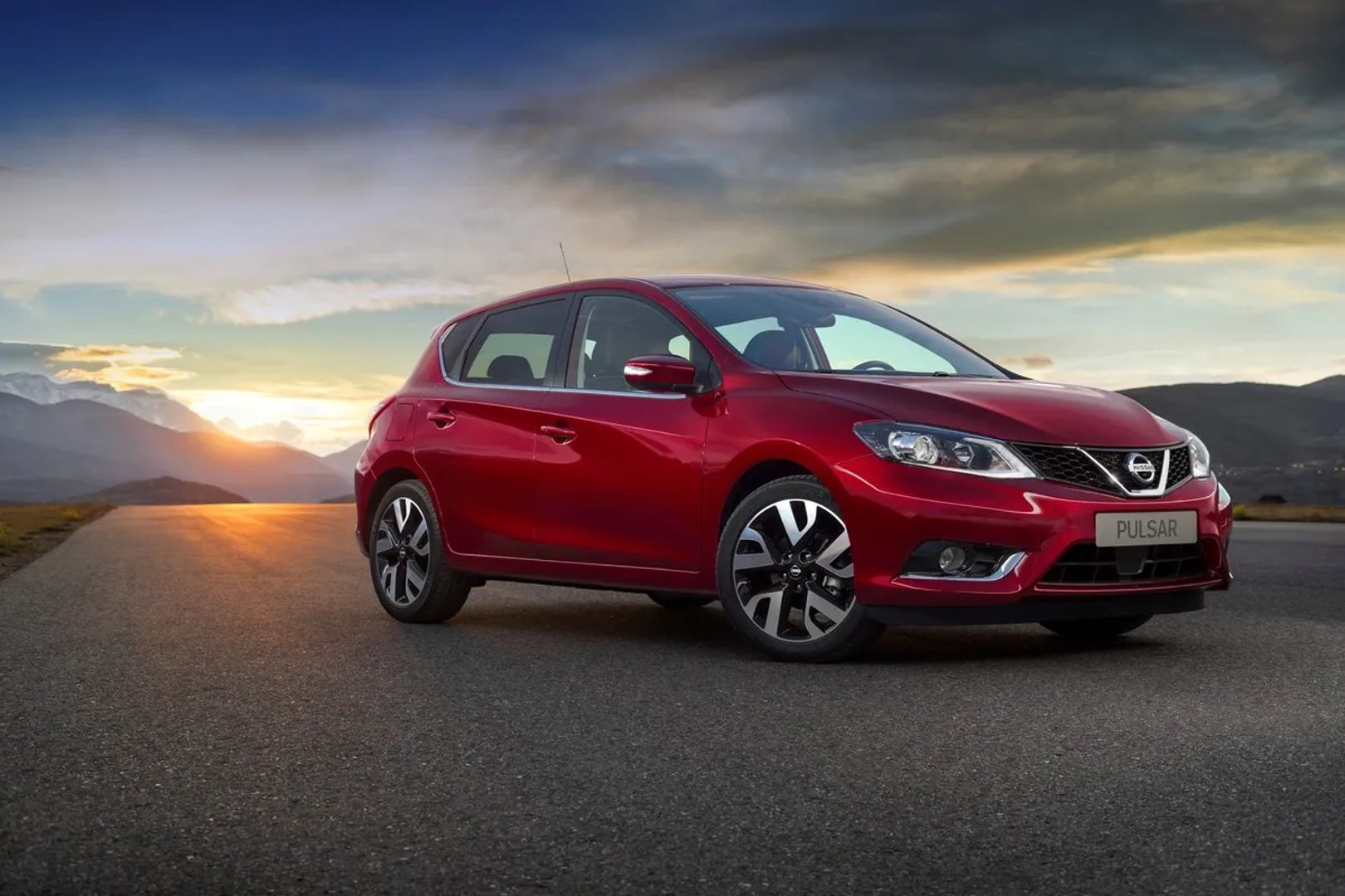 Nissan_Pulsar_6_generation__Hatchback_5-door__3.jpg
