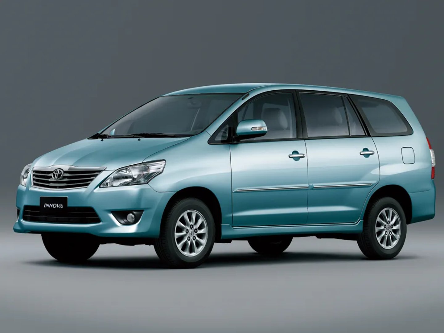 —  Compact Van