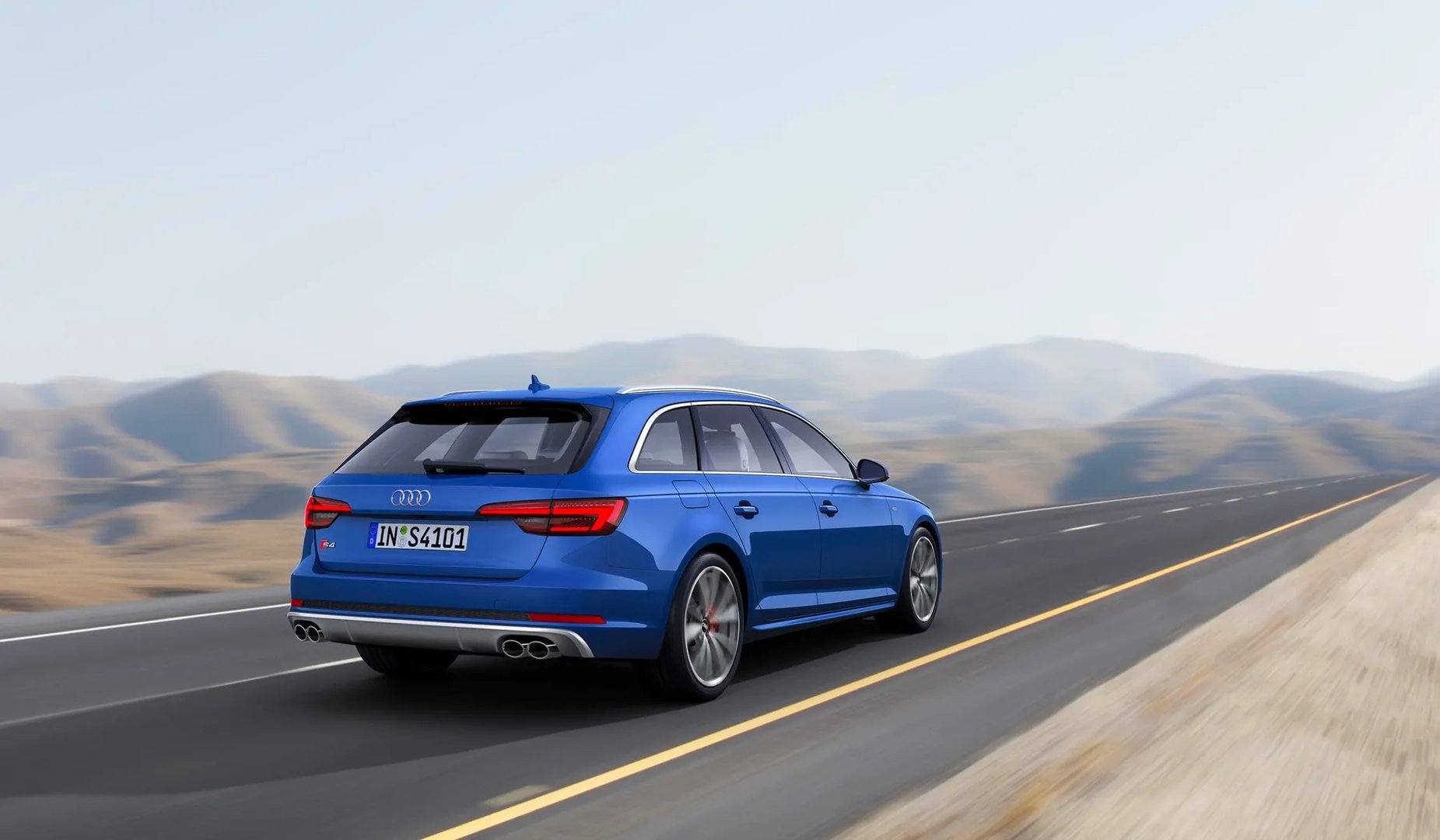 Audi_S4_5_generation__Estate_5-door__2.jpg