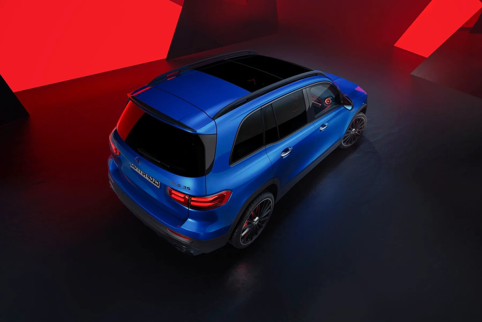 Mercedes_GLB_AMG_1_generation_restyling__SUV_5-doors__1.jpg