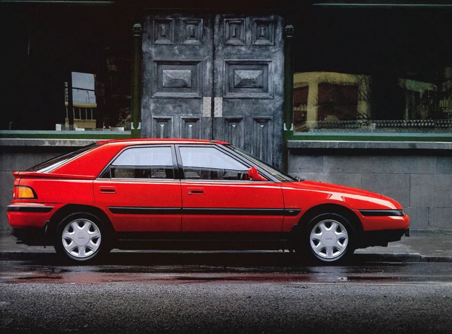 Mazda_323_Lantis_4_generation__Hatchback_5-door__2.jpg