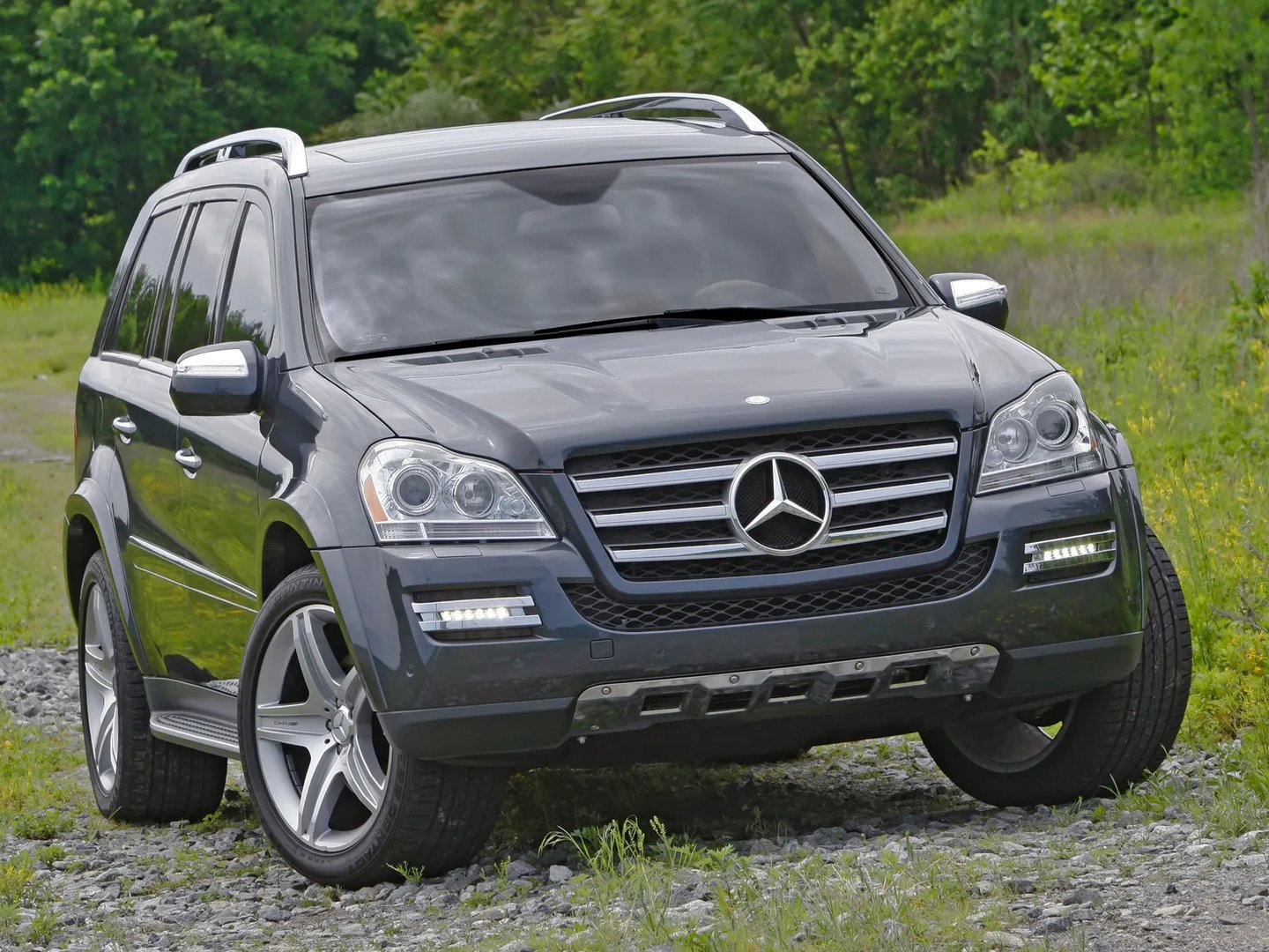 Mercedes_GL-Class_1_generation_restyling__SUV_5-doors__1.jpg