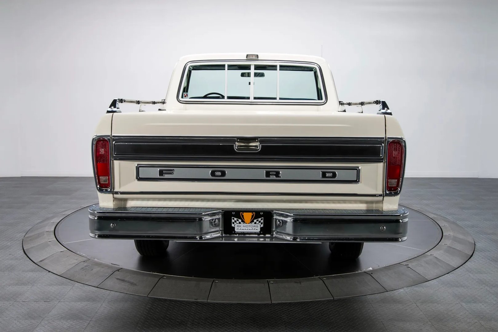 Ford_F-150_6_generation__Pickup_single-cab__7.jpg