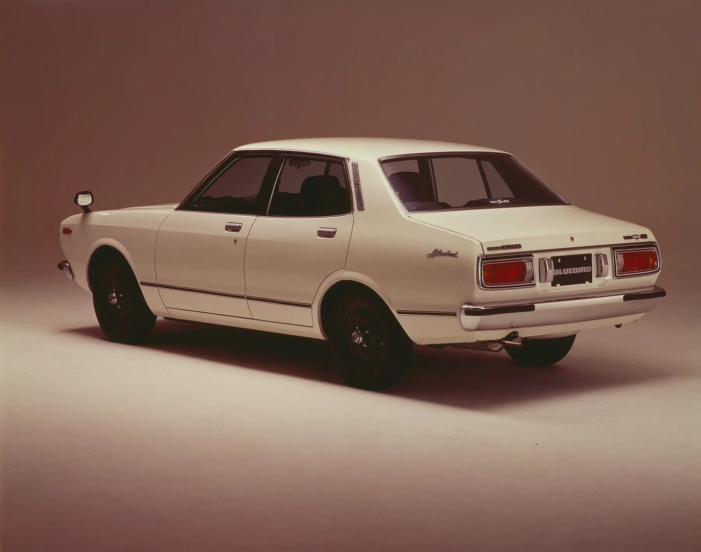 Datsun_Bluebird_1_generation__Sedan__4.jpg