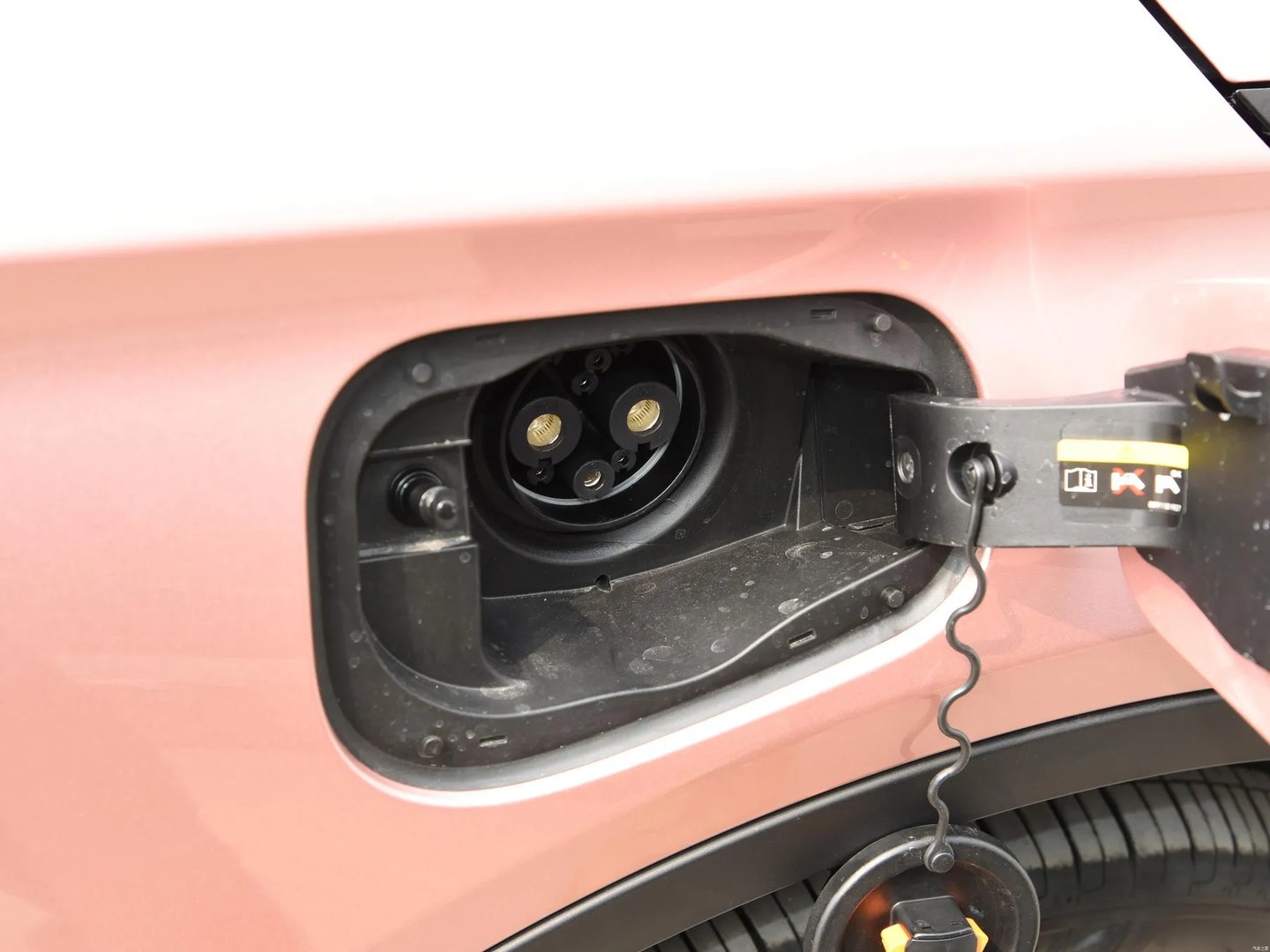 geometry_C_1_generation_restyling__SUV_5-doors__9.jpg