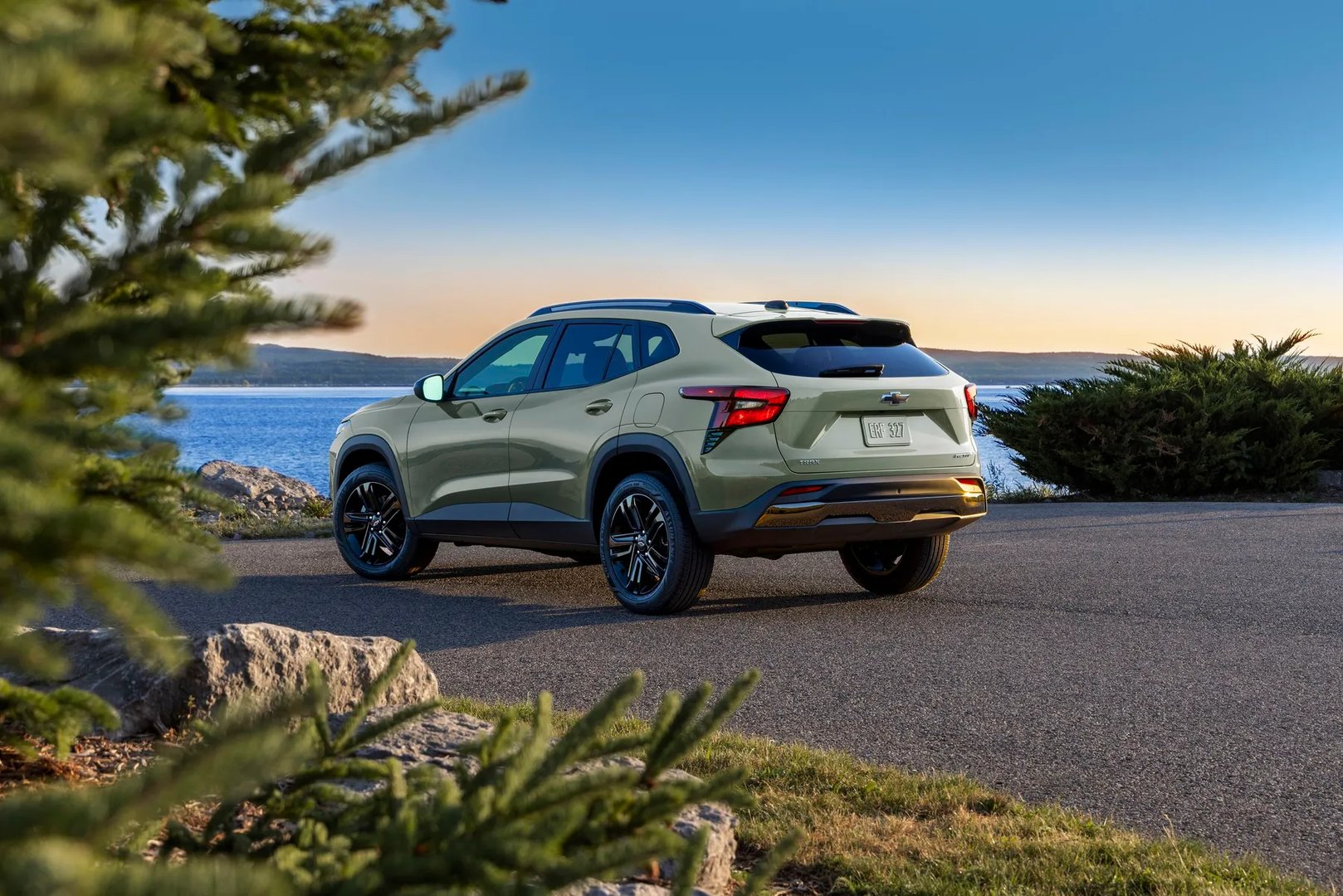 Chevrolet_Trax_4_generation__SUV_5-doors__3.jpg