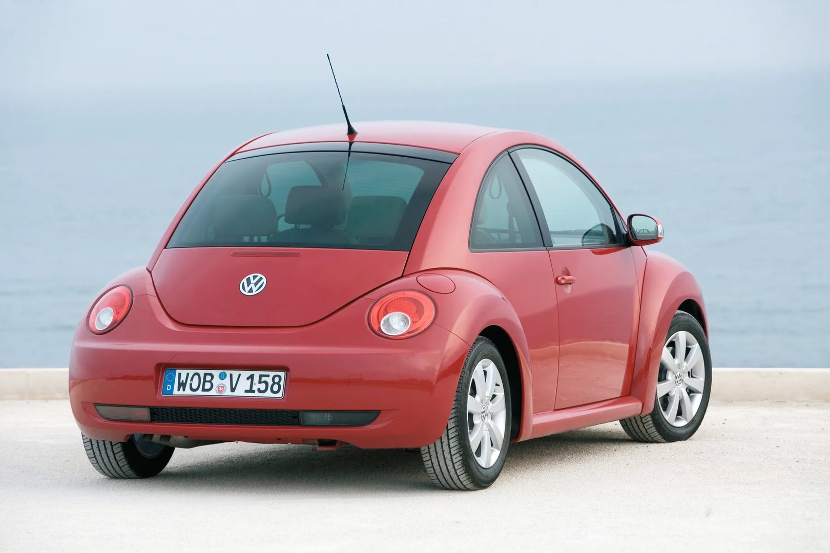 Volkswagen_Beetle_1_generation_restyling__Hatchback_3-door__8.jpg