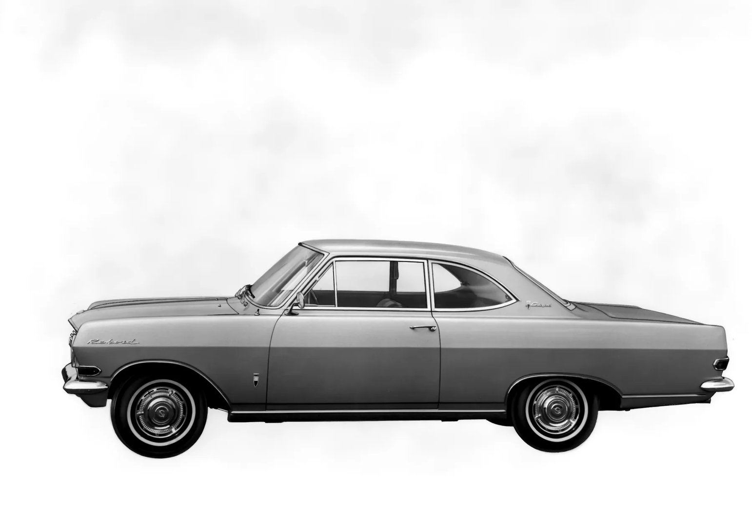 Opel_Rekord_1_generation__Coupe__3.jpg
