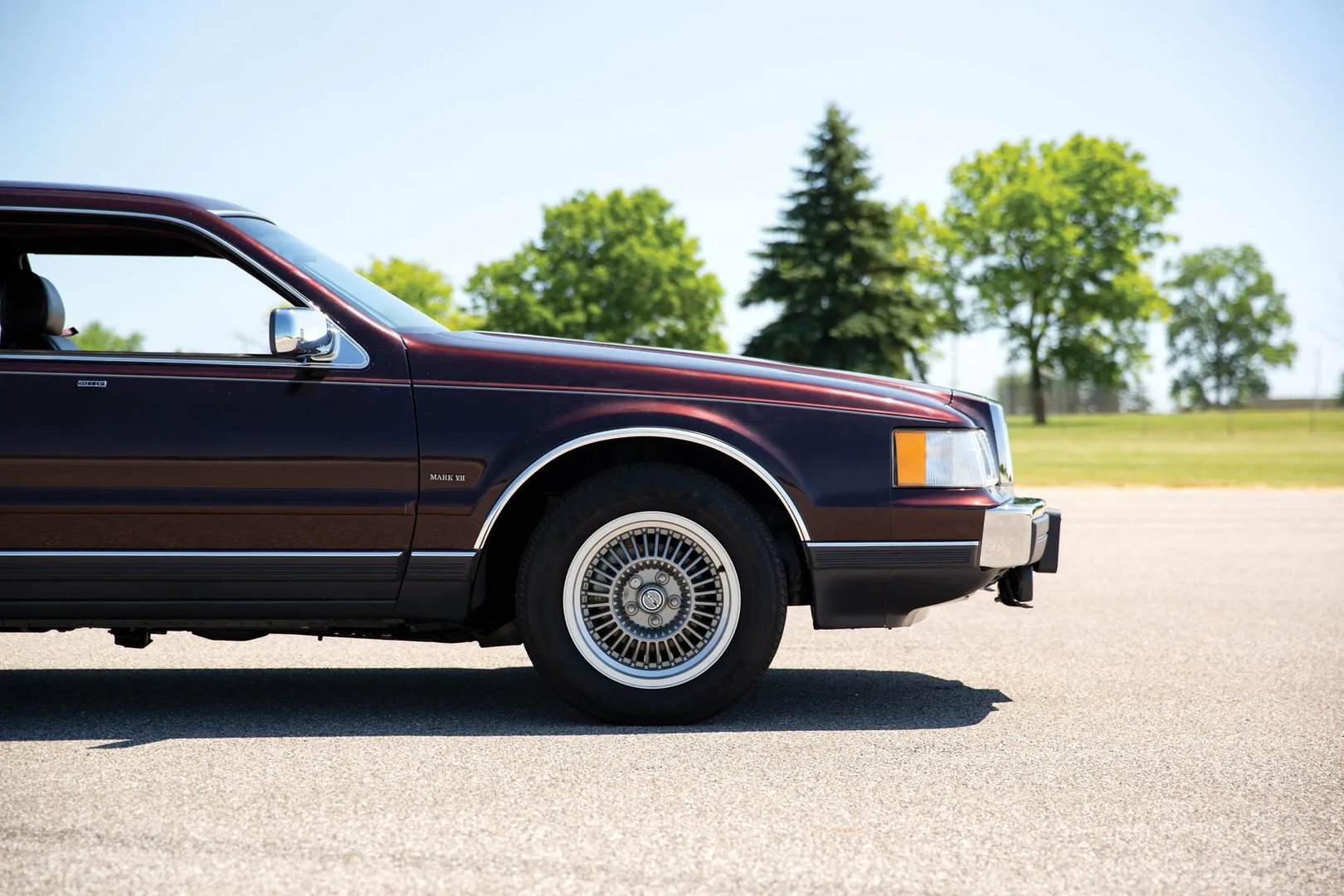 Lincoln_Mark_VII_1_generation__Coupe__9.jpg