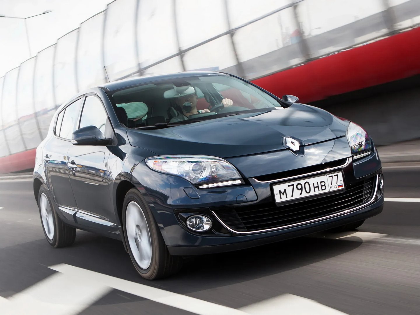 Renault_Megane_3_generation_restyling__Hatchback_5-door__11.jpg