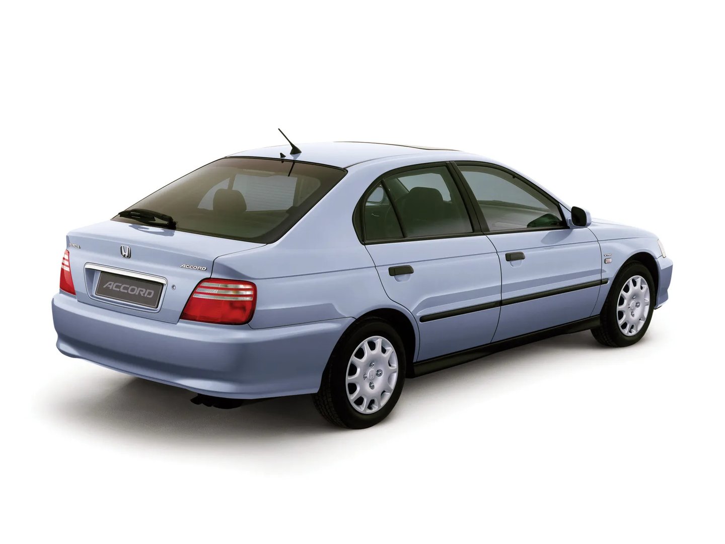 Honda_Accord_6_generation__Hatchback_5-door__1.jpg