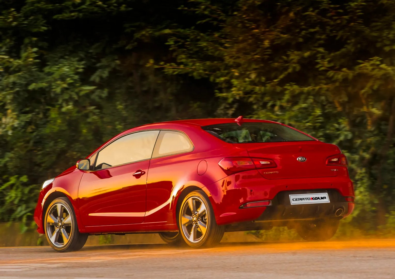 Kia_Cerato_3_generation__Coupe__7.jpg