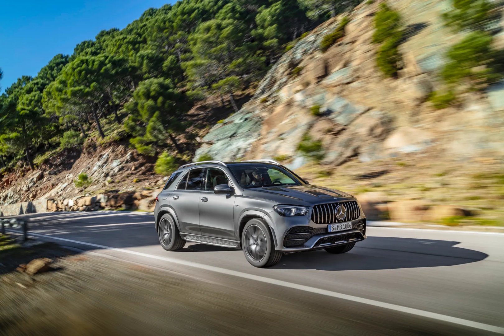 Mercedes_GLE_AMG_2_generation__SUV_5-doors__7.jpg