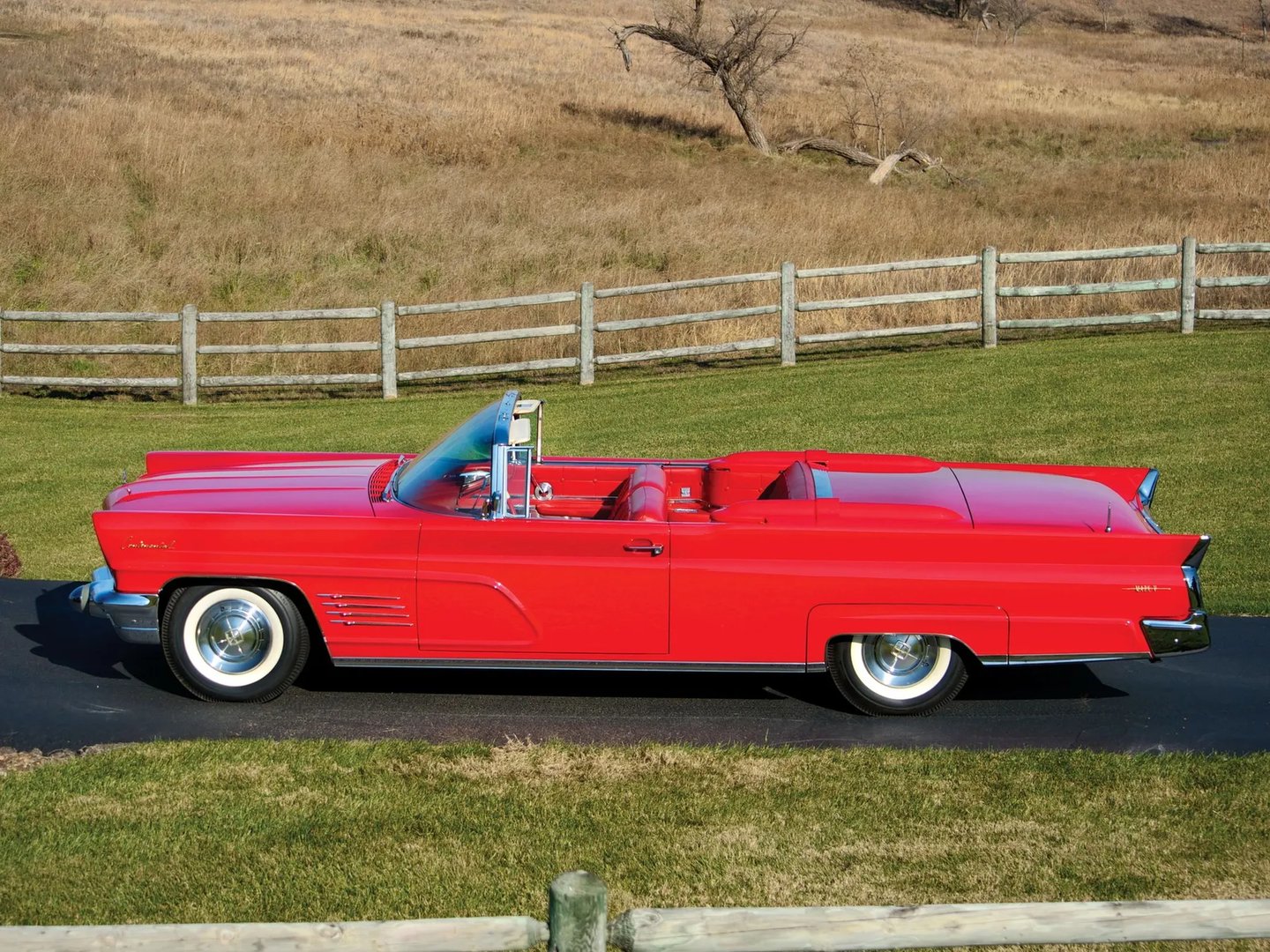 Lincoln_Continental_3_generation__Cabrio__11.jpg