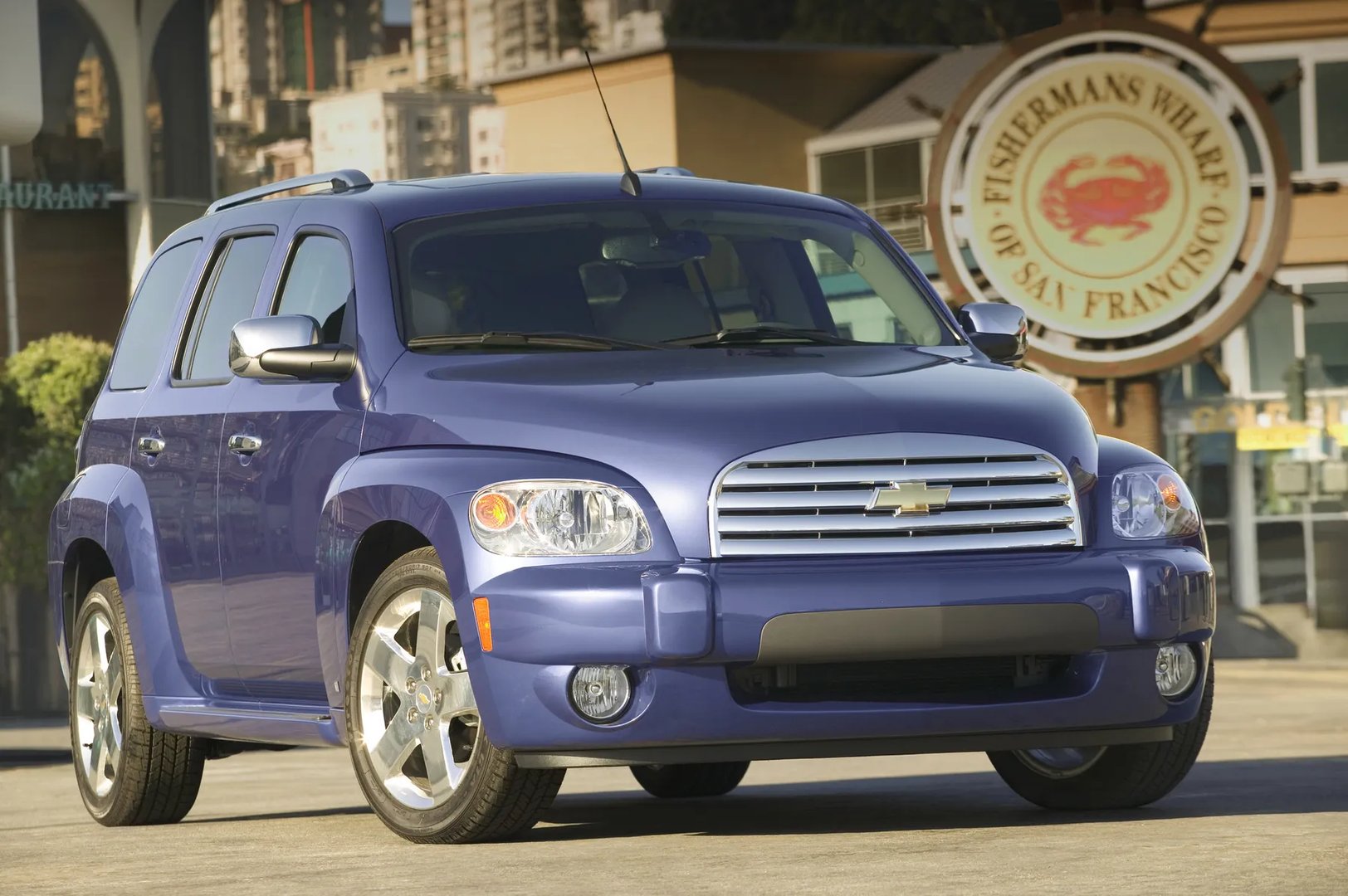 Chevrolet_HHR_1_generation__Estate_5-door__6.jpg