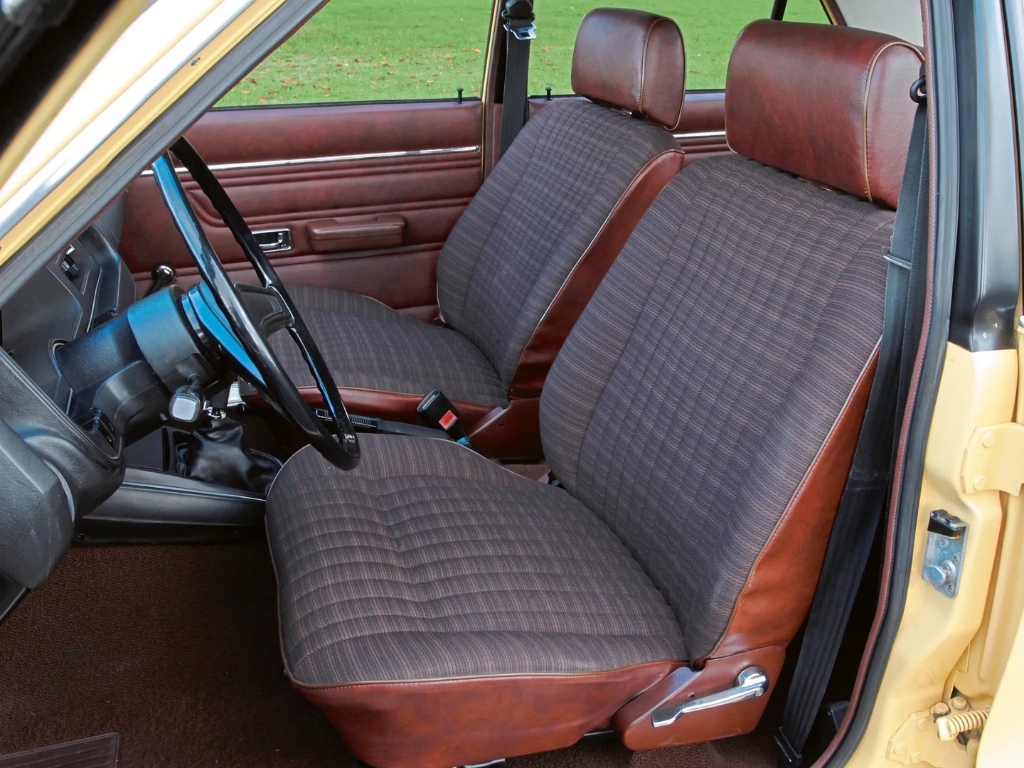 Ford_Granada_1_generation__Sedan__11.jpg