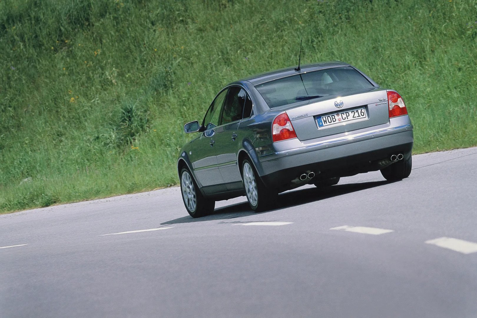Volkswagen_Passat_5_generation_restyling__Sedan__6.jpg