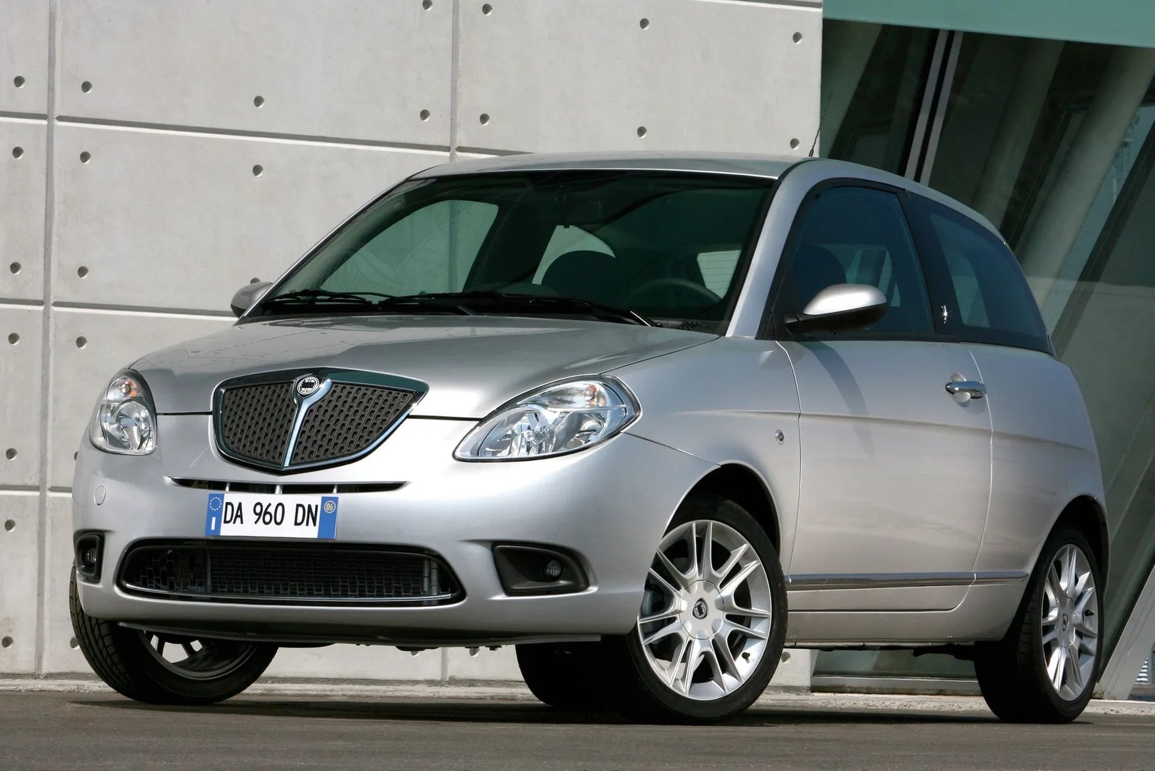 2 generation, restyling 