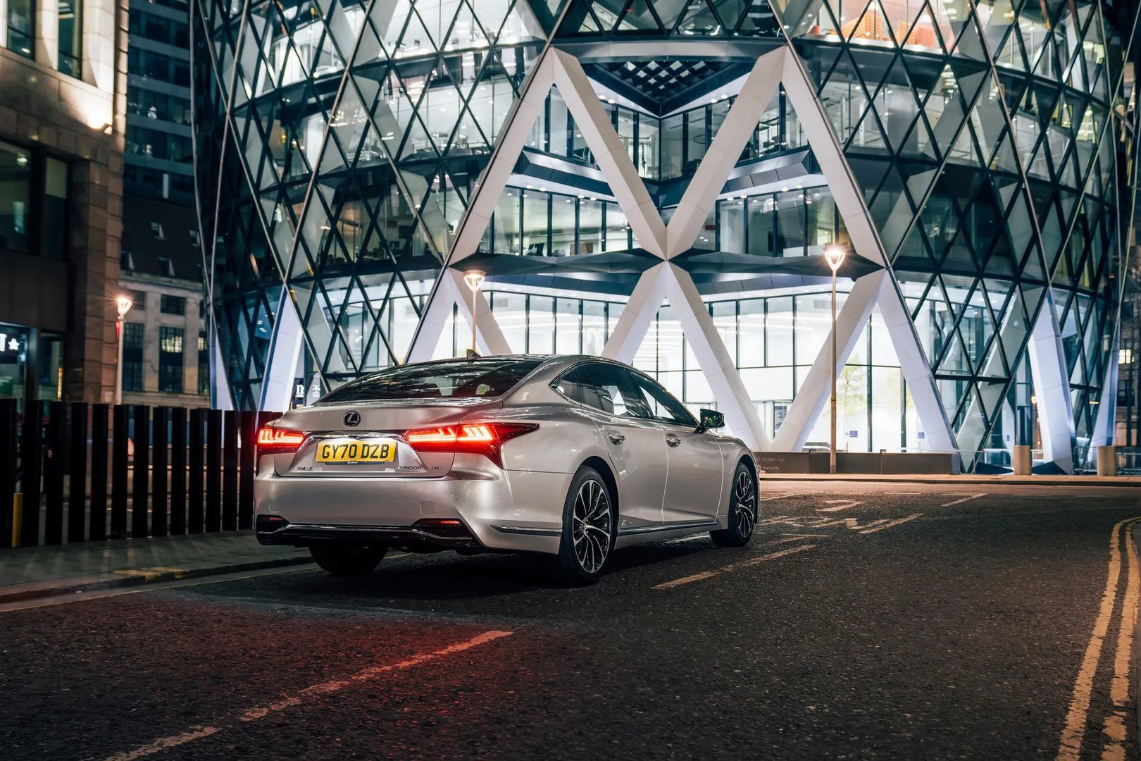 Lexus_LS_5_generation_restyling__Sedan__8.jpg