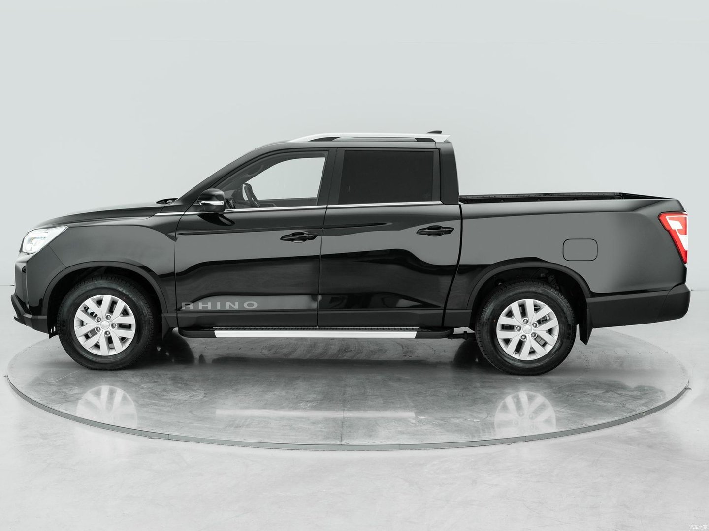 ssangyong_Musso_2_generation_restyling__Pickup_double-cab__65.jpg