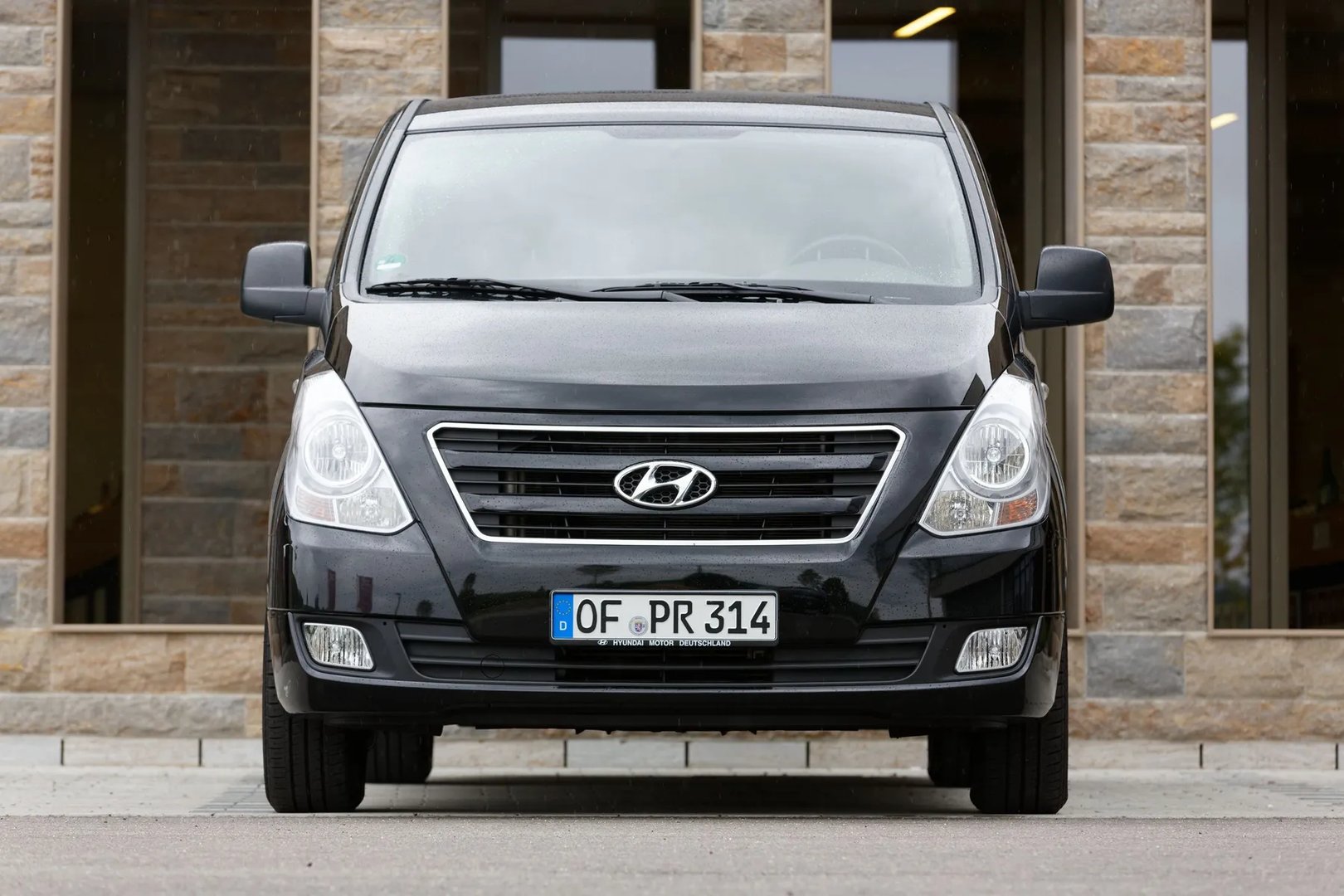 Hyundai_i800_2_generation_restyling_2__Minivan__4.jpg