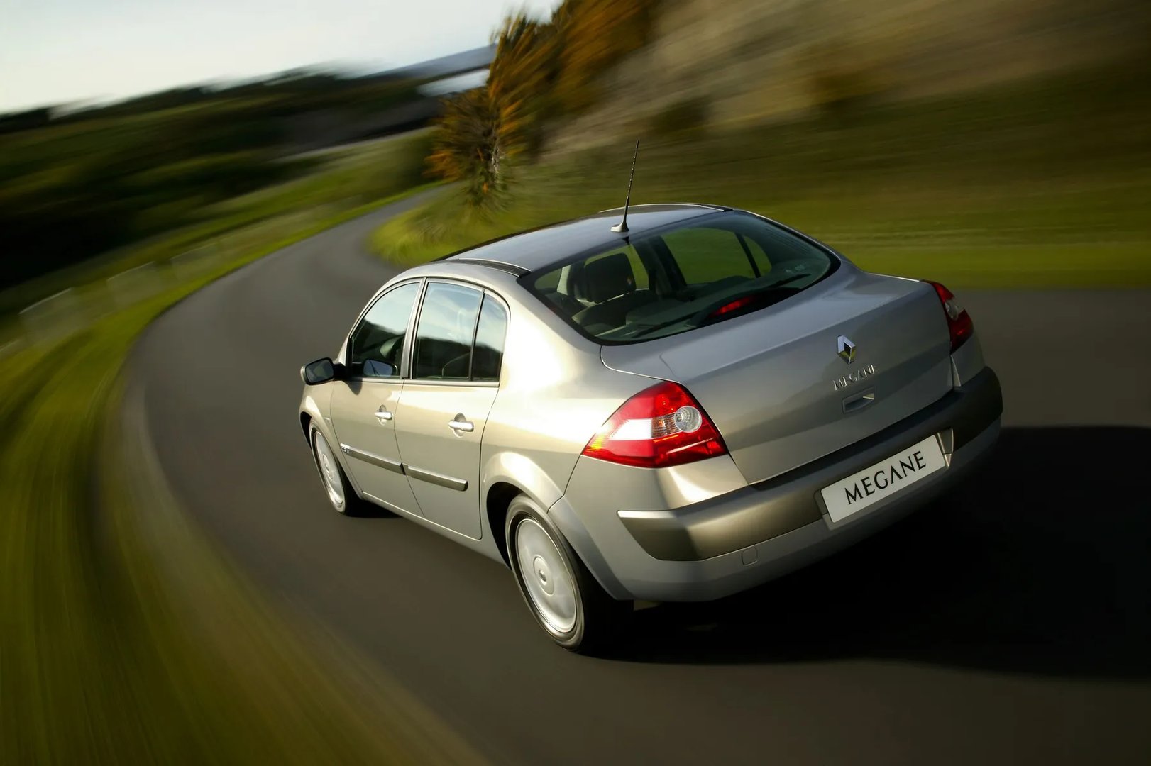 Renault_Megane_2_generation__Sedan__8.jpg