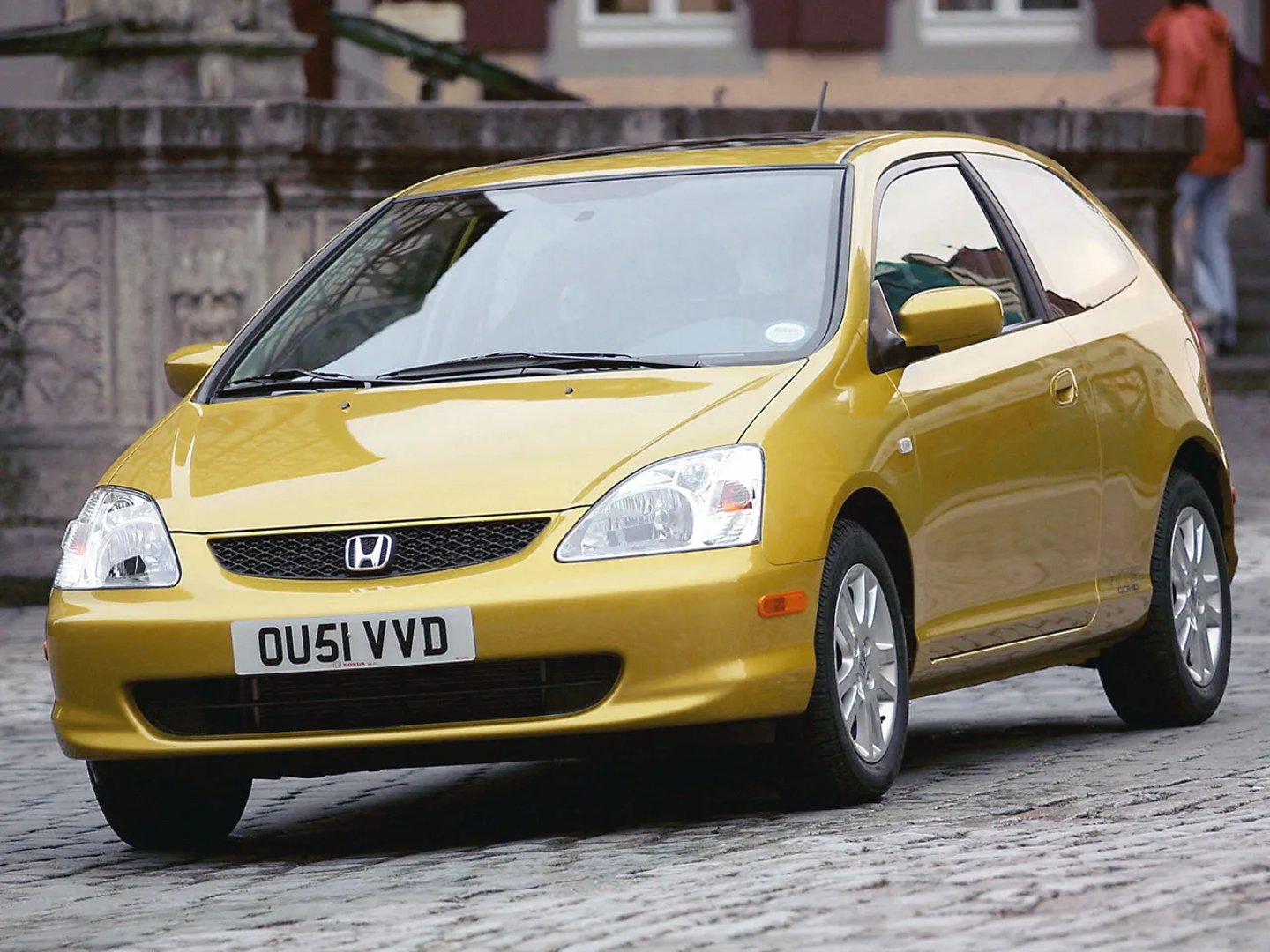 Honda_Civic_(USA)_7_generation__Hatchback_3-door__9.jpg